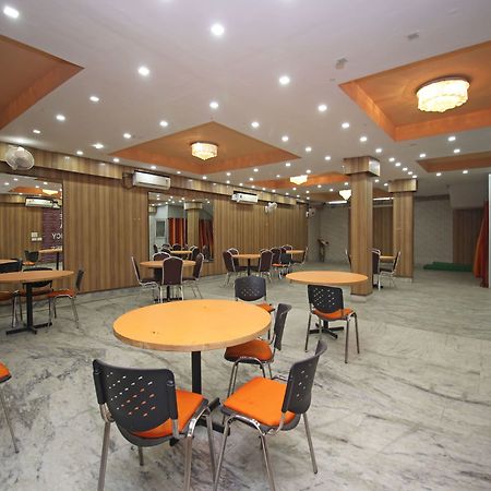 Oyo 576 Hotel Shree Kanta Residency Ґурґаон Екстер'єр фото