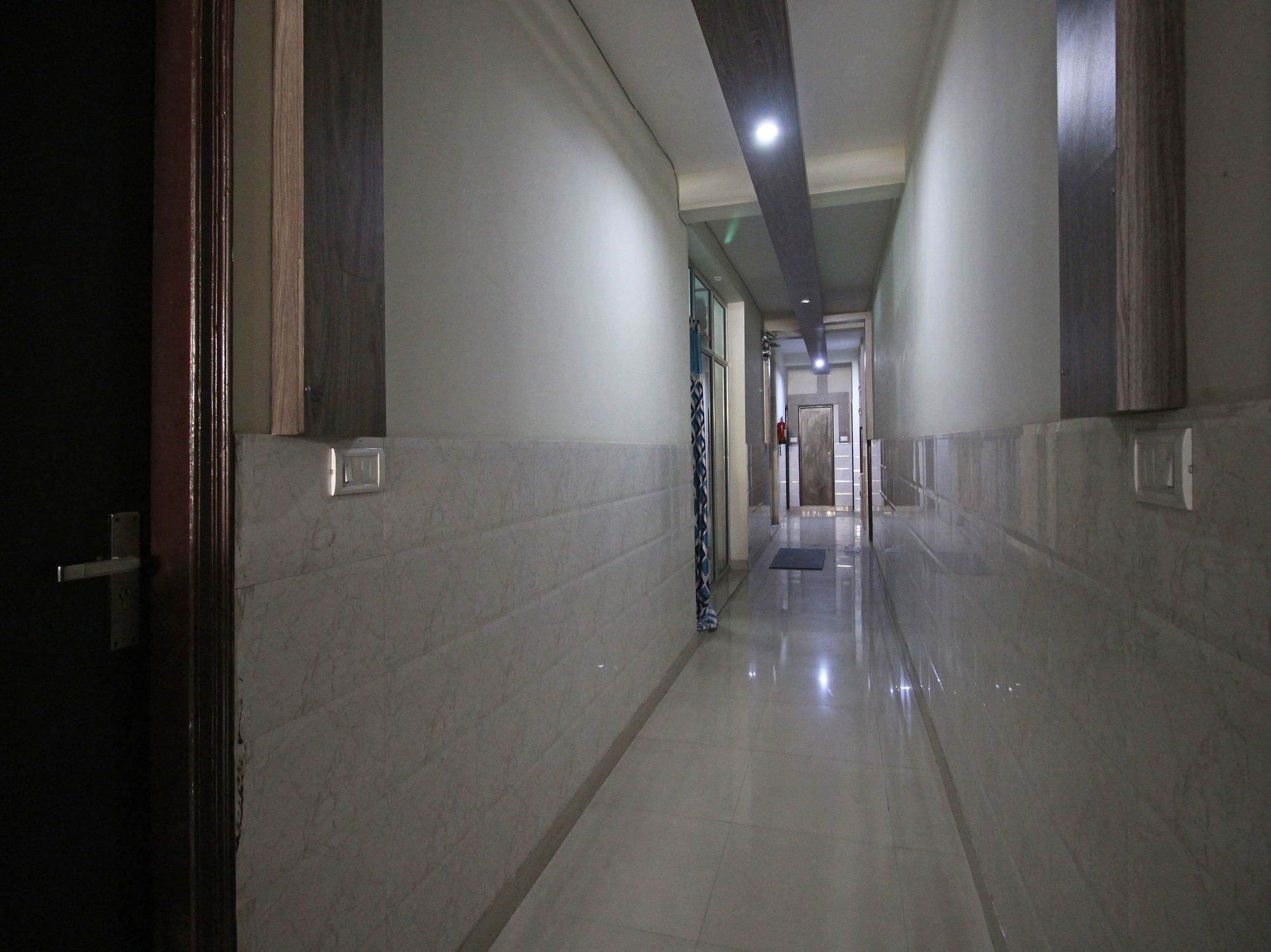 Oyo 576 Hotel Shree Kanta Residency Ґурґаон Екстер'єр фото