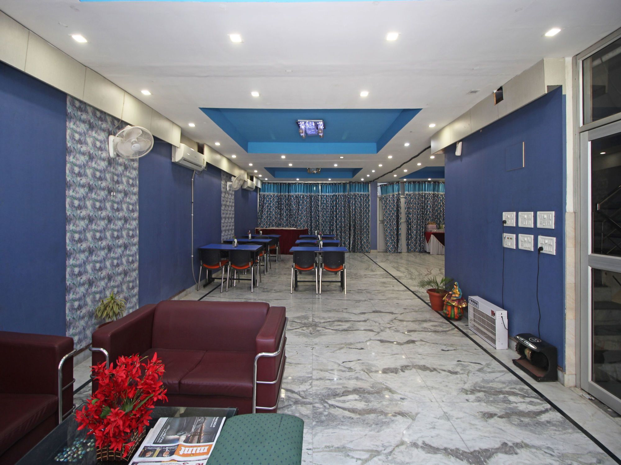 Oyo 576 Hotel Shree Kanta Residency Ґурґаон Екстер'єр фото
