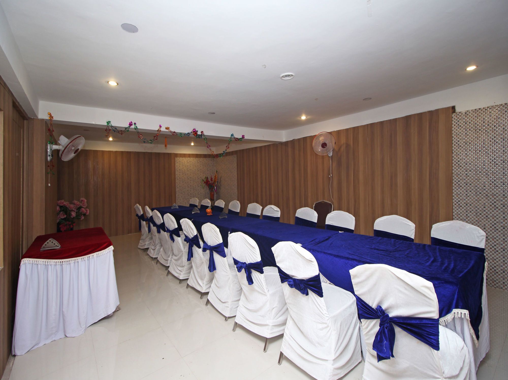 Oyo 576 Hotel Shree Kanta Residency Ґурґаон Екстер'єр фото